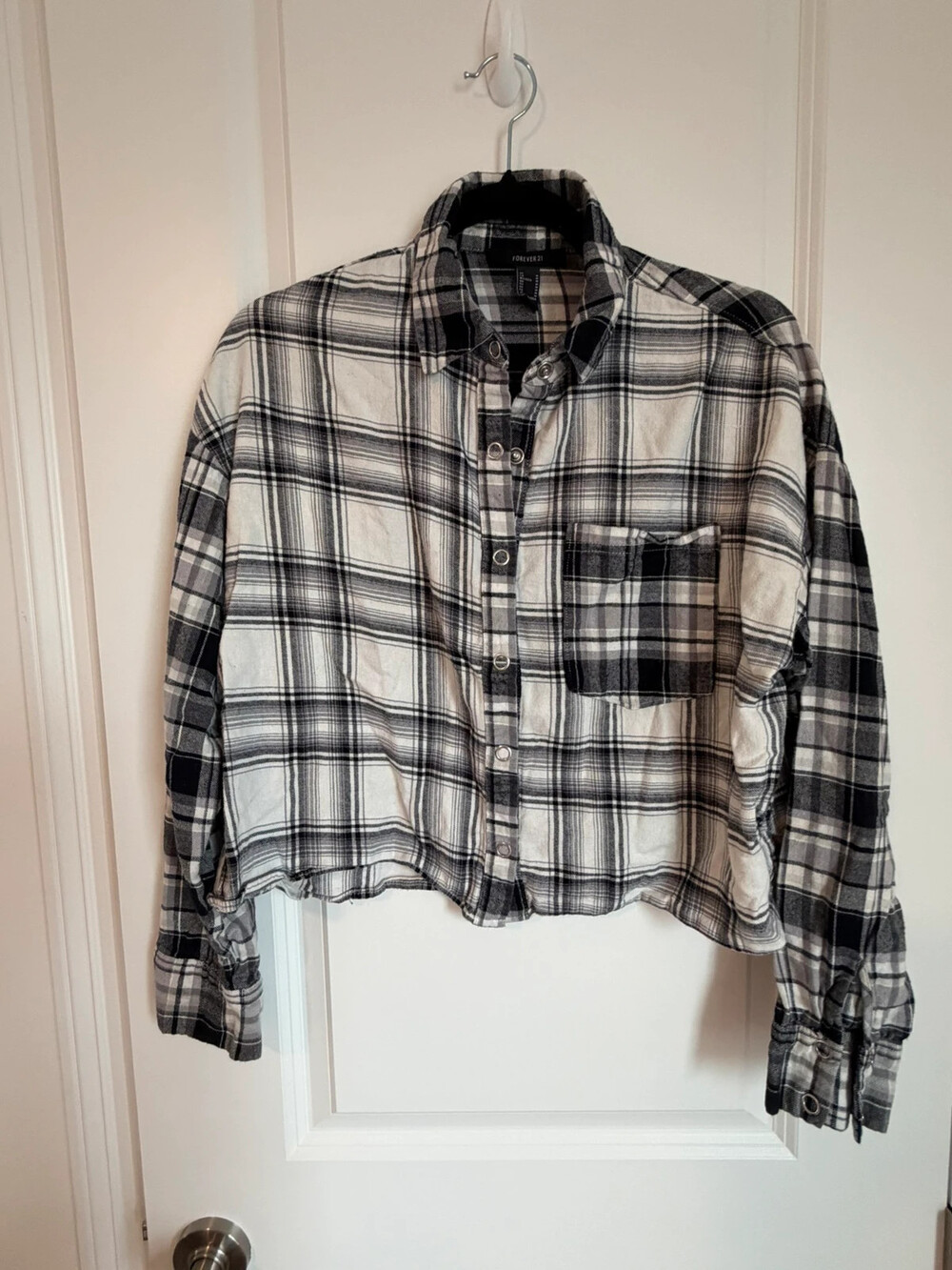 Forever 21 black and white plaid shirt medium